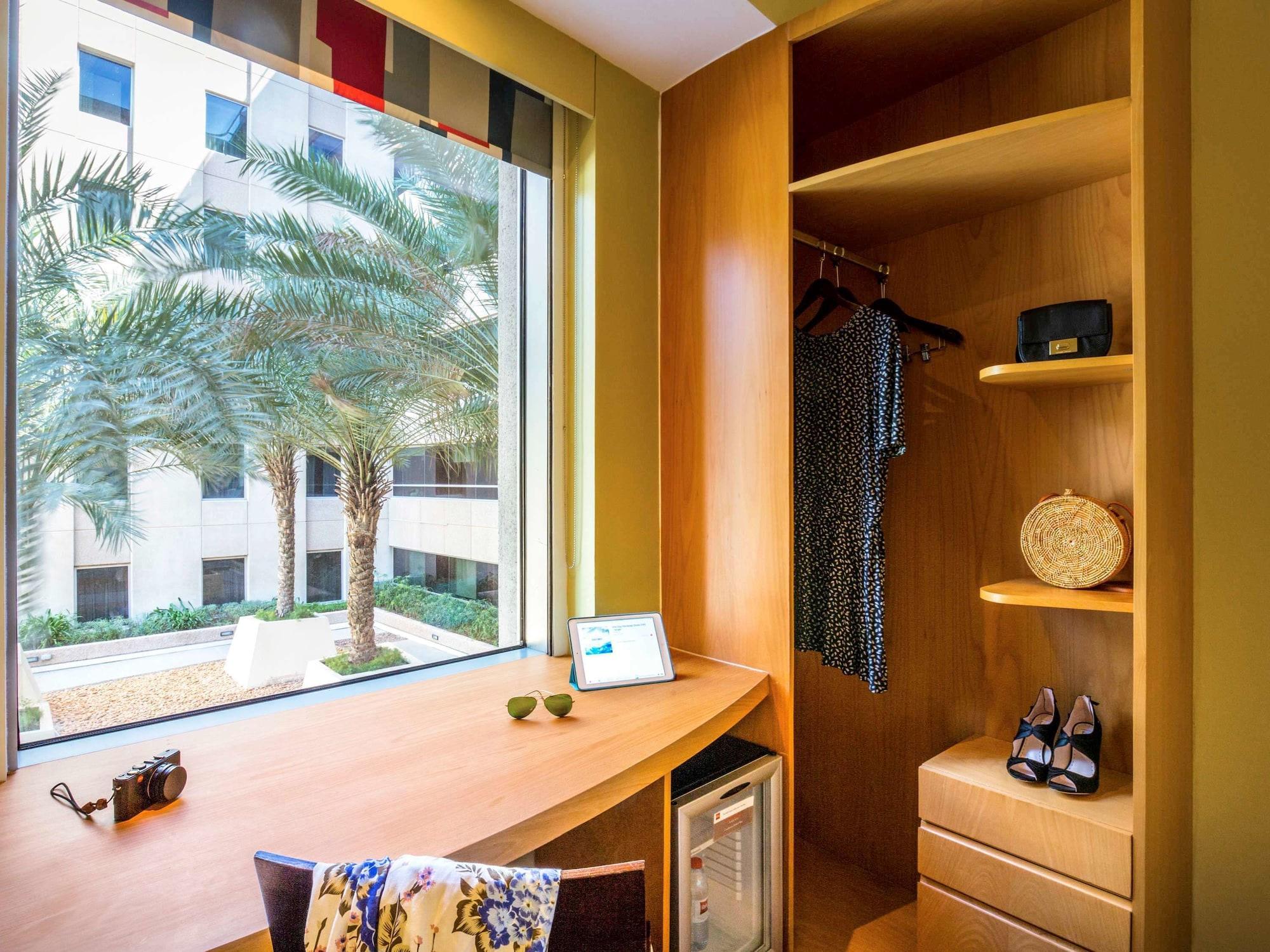 Ibis Mall Avenue Dubai Exterior foto